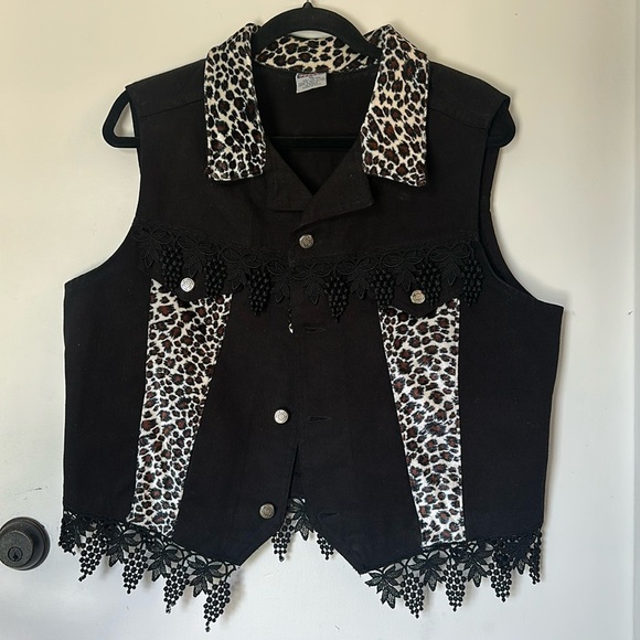 Vintage Watch LA Denim black Vest Cheetah and Lace Details XL - Picture 1 of 4